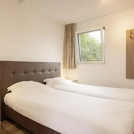 Summio Vakantiepark It Wiid Earnewâld Room photo